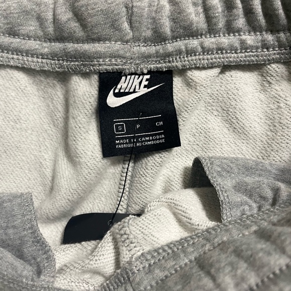 Grey Nike Women’s Sweatpants - Picture 2 of 5